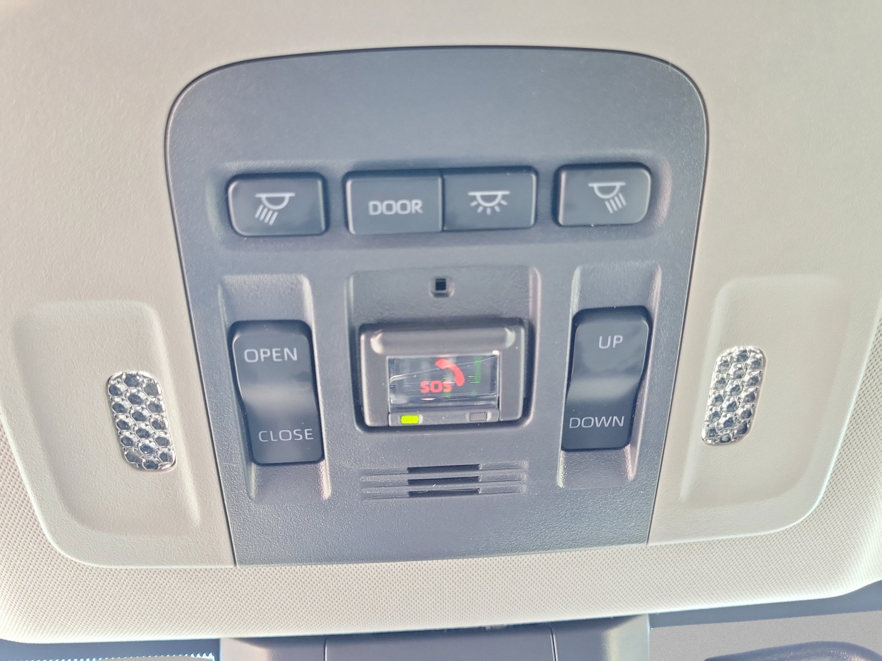 2024 Toyota Camry Hybrid SE