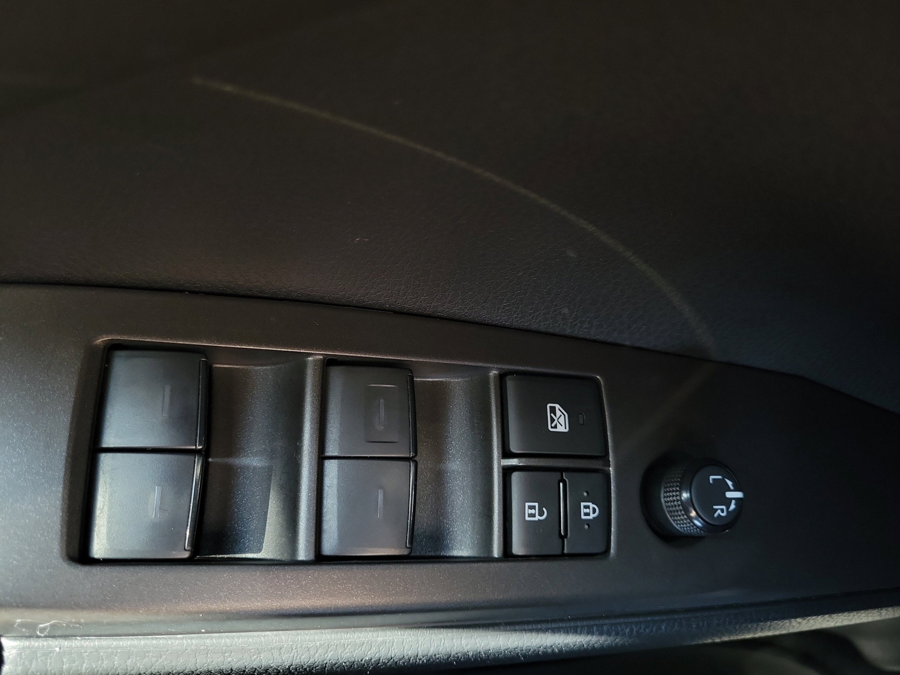 2024 Toyota Camry Hybrid SE