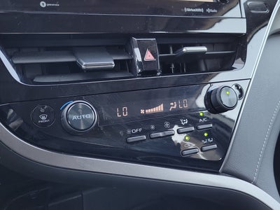2024 Toyota Camry Hybrid SE