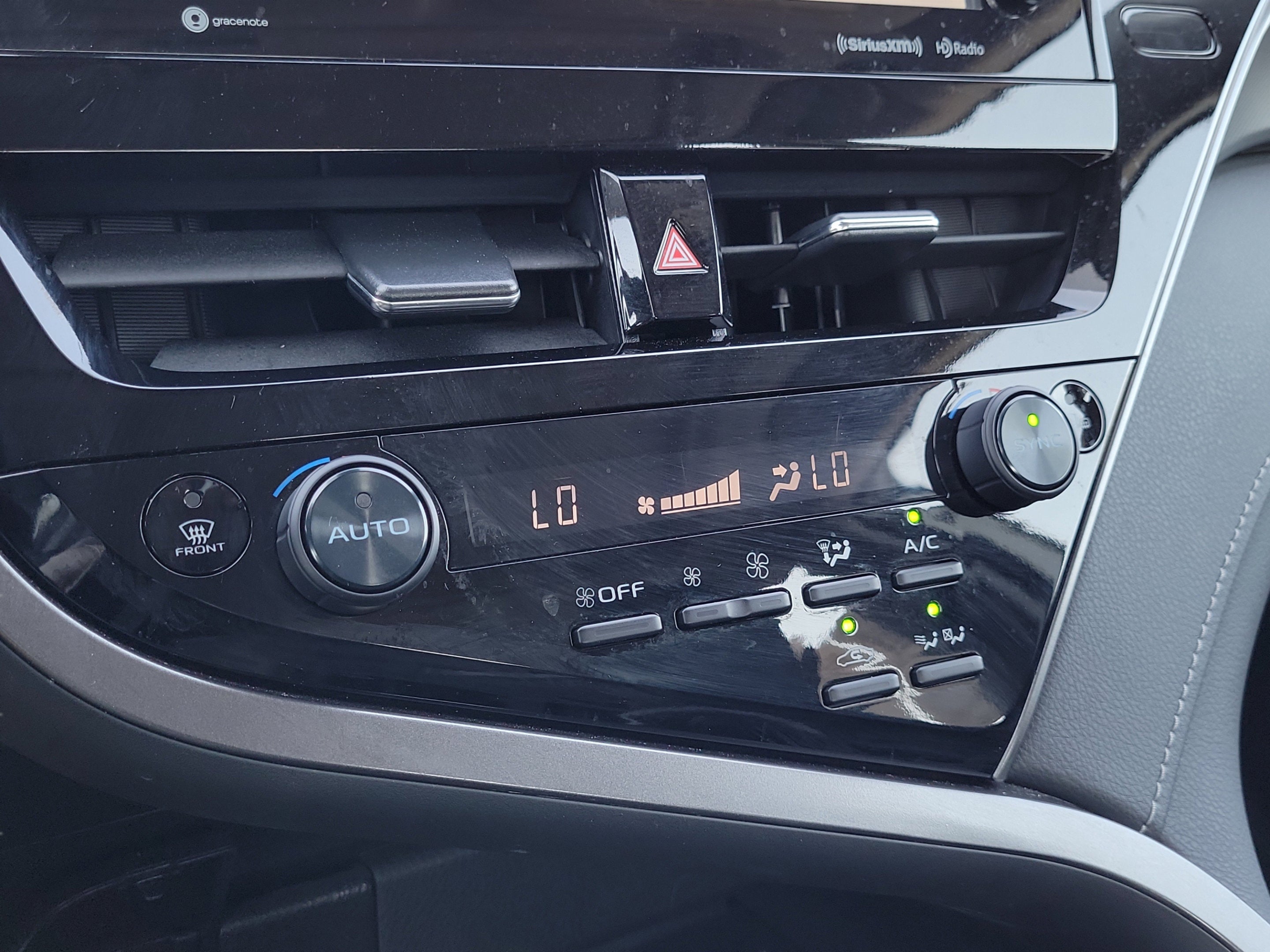 2024 Toyota Camry Hybrid SE