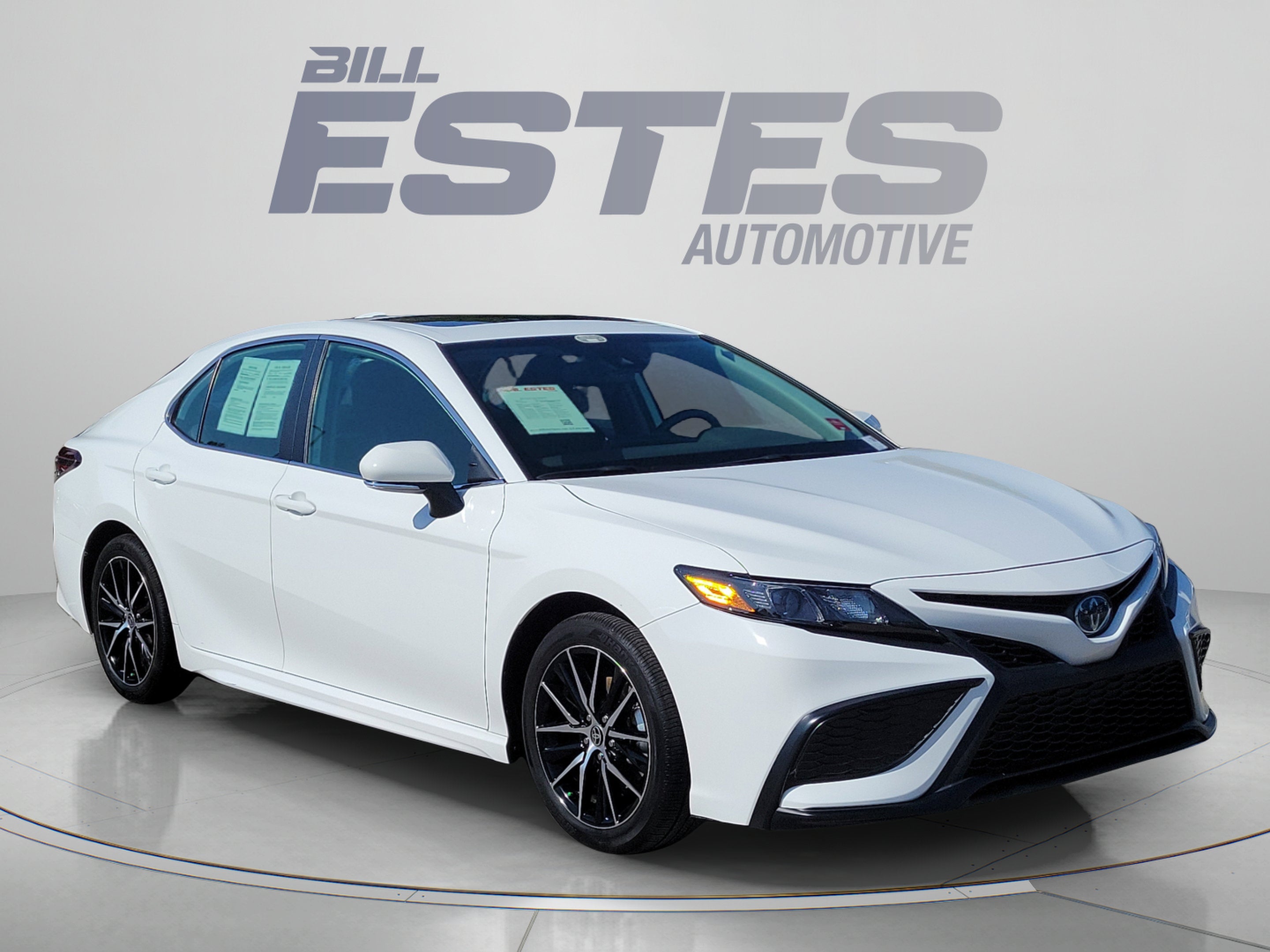 2024 Toyota Camry Hybrid SE