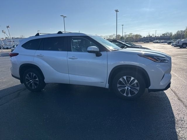 2023 Toyota Highlander Hybrid Bronze Edition
