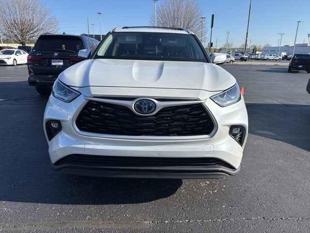 2023 Toyota Highlander Hybrid Bronze Edition