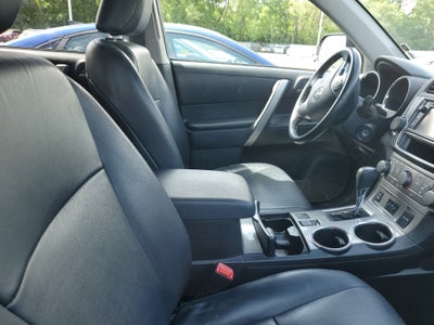 2013 Toyota Highlander SE
