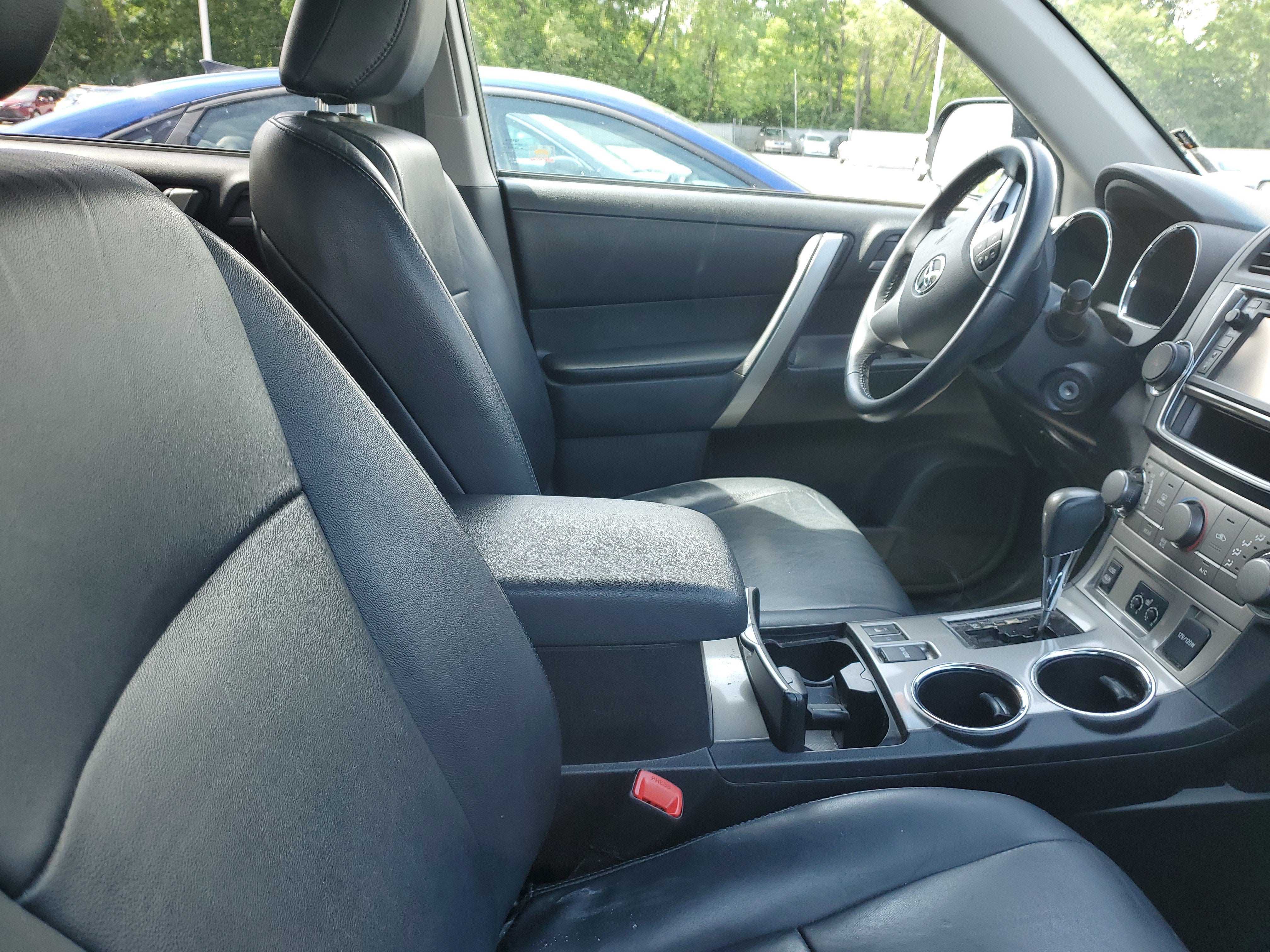 2013 Toyota Highlander SE