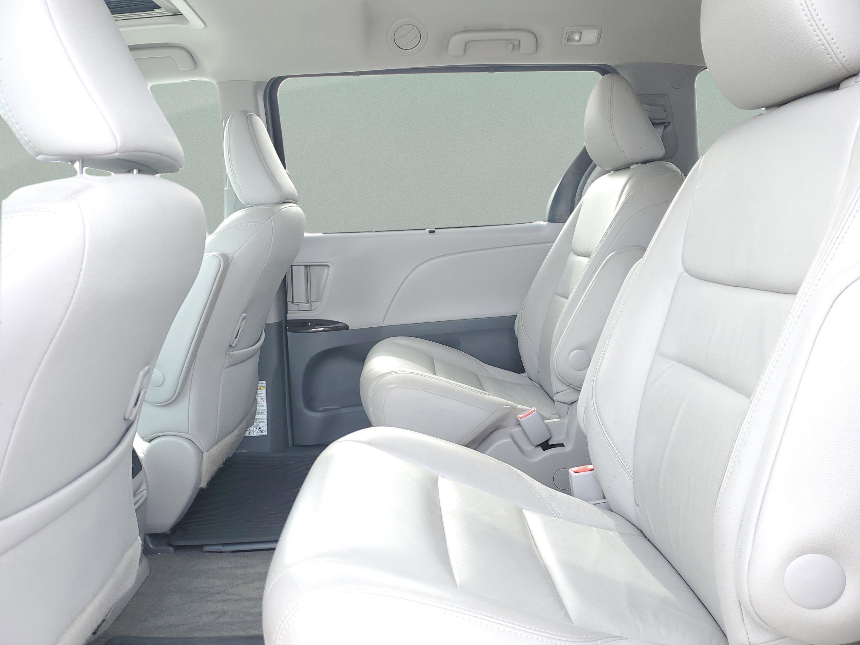 2018 Toyota Sienna XLE