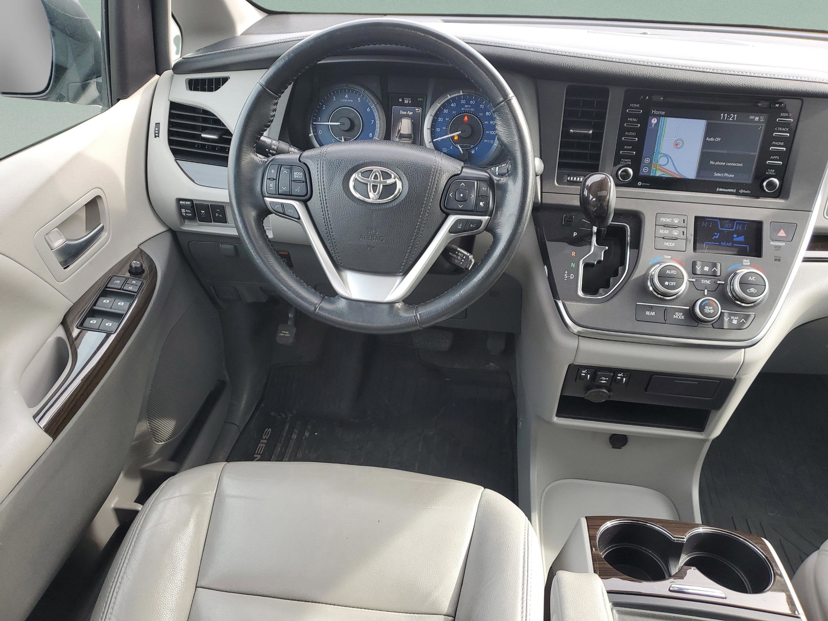 2018 Toyota Sienna XLE