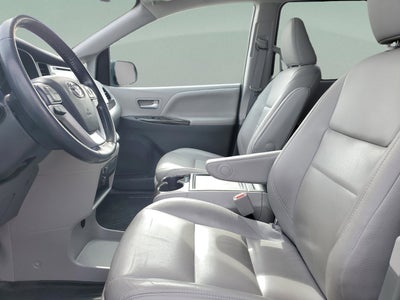 2018 Toyota Sienna XLE