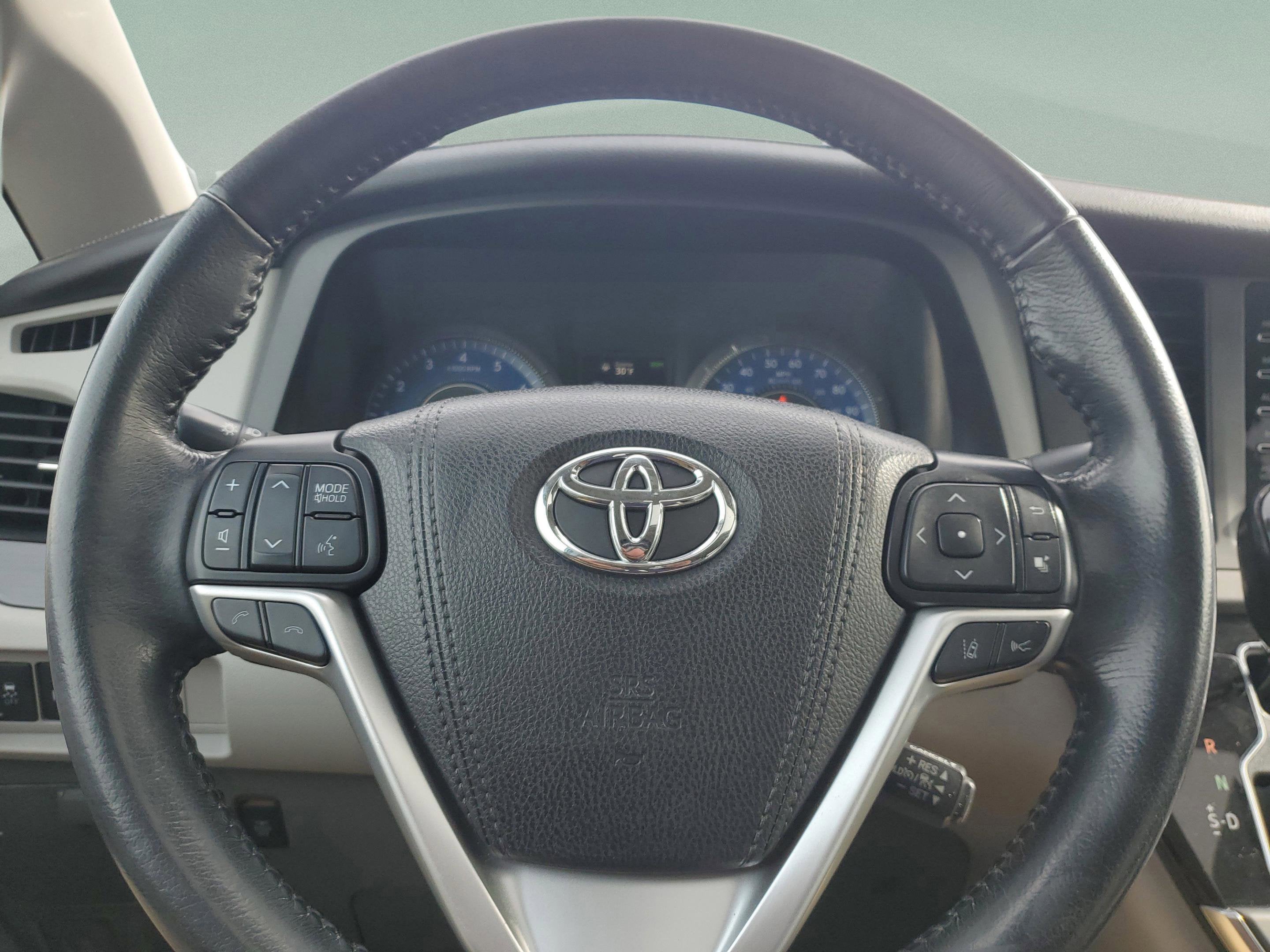 2018 Toyota Sienna XLE