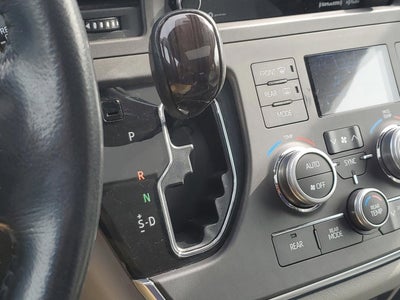 2018 Toyota Sienna XLE