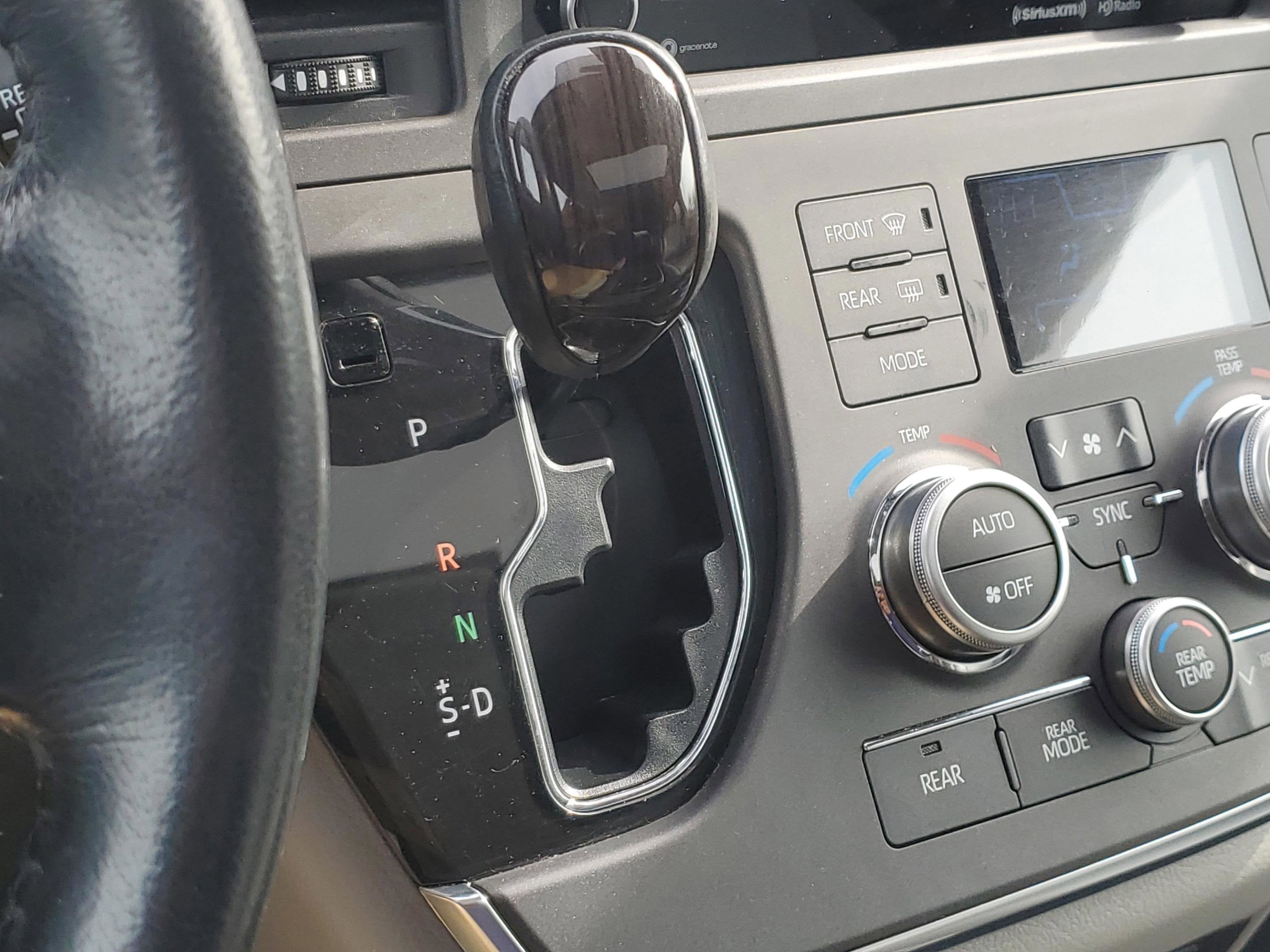 2018 Toyota Sienna XLE