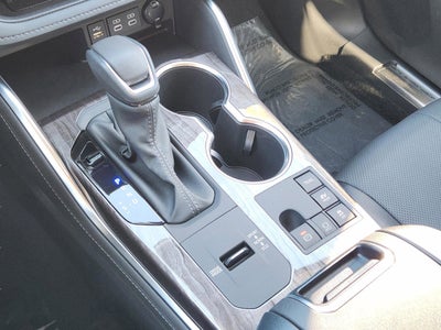 2025 Toyota Highlander Hybrid Platinum