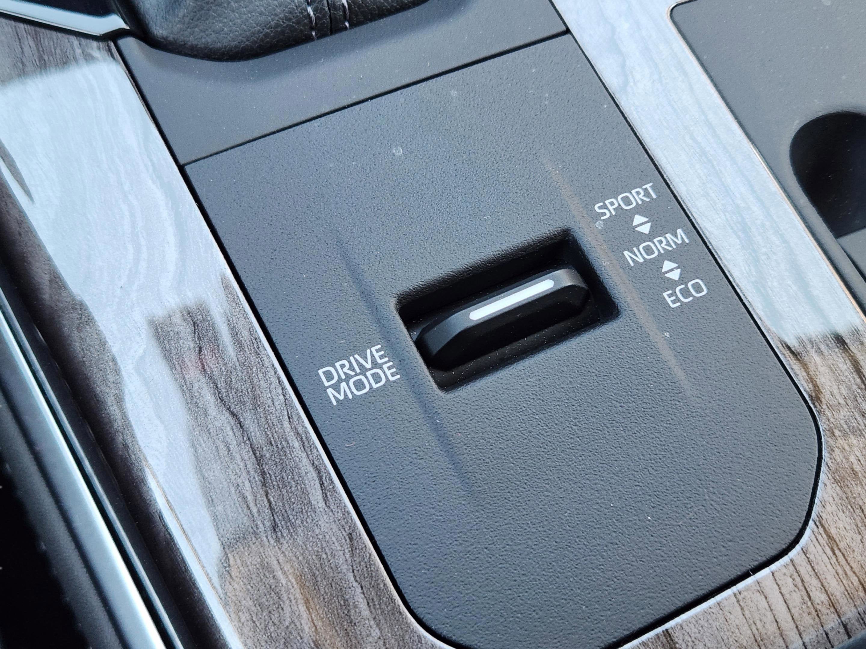 2025 Toyota Highlander Hybrid Platinum