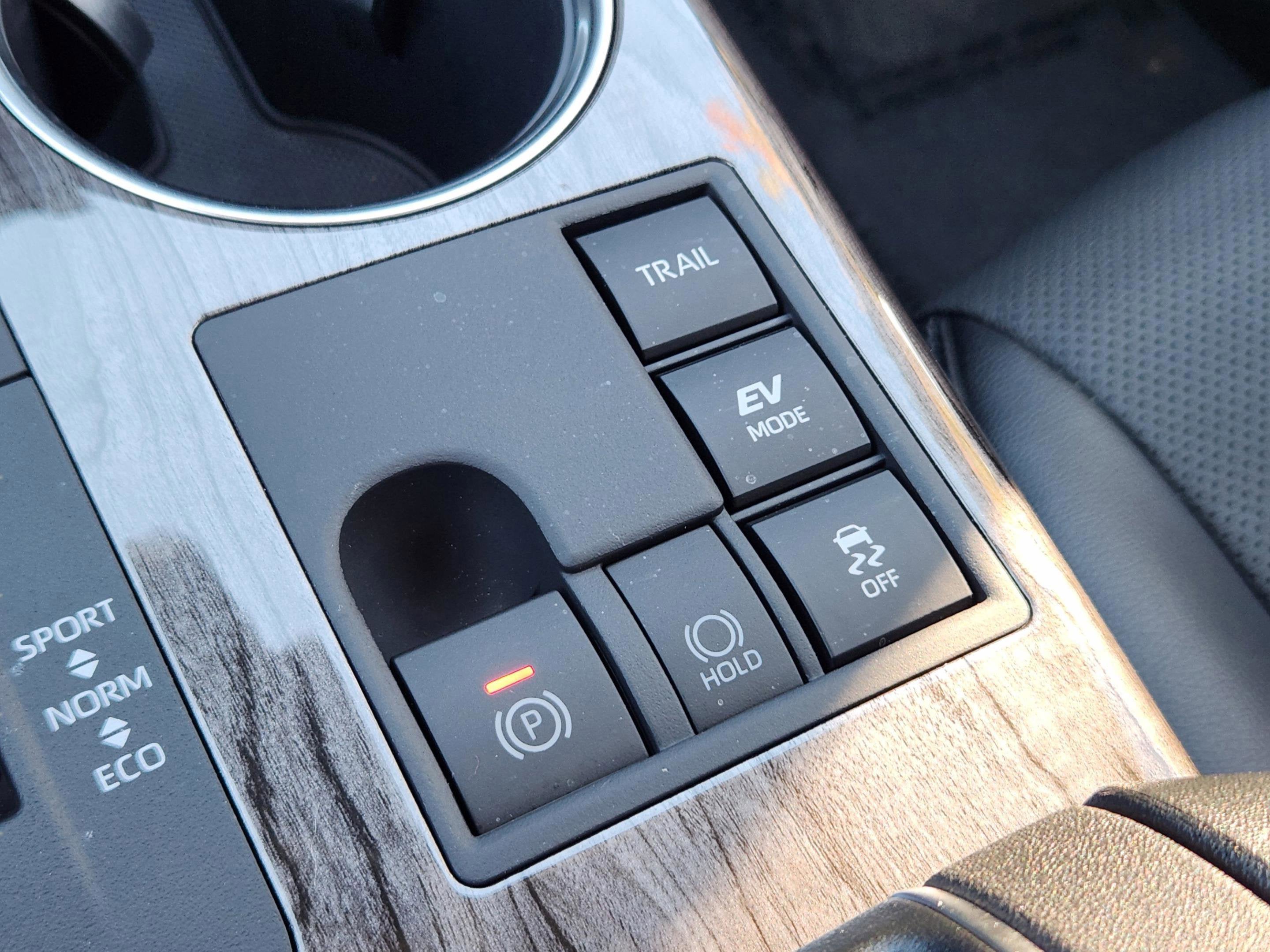 2025 Toyota Highlander Hybrid Platinum