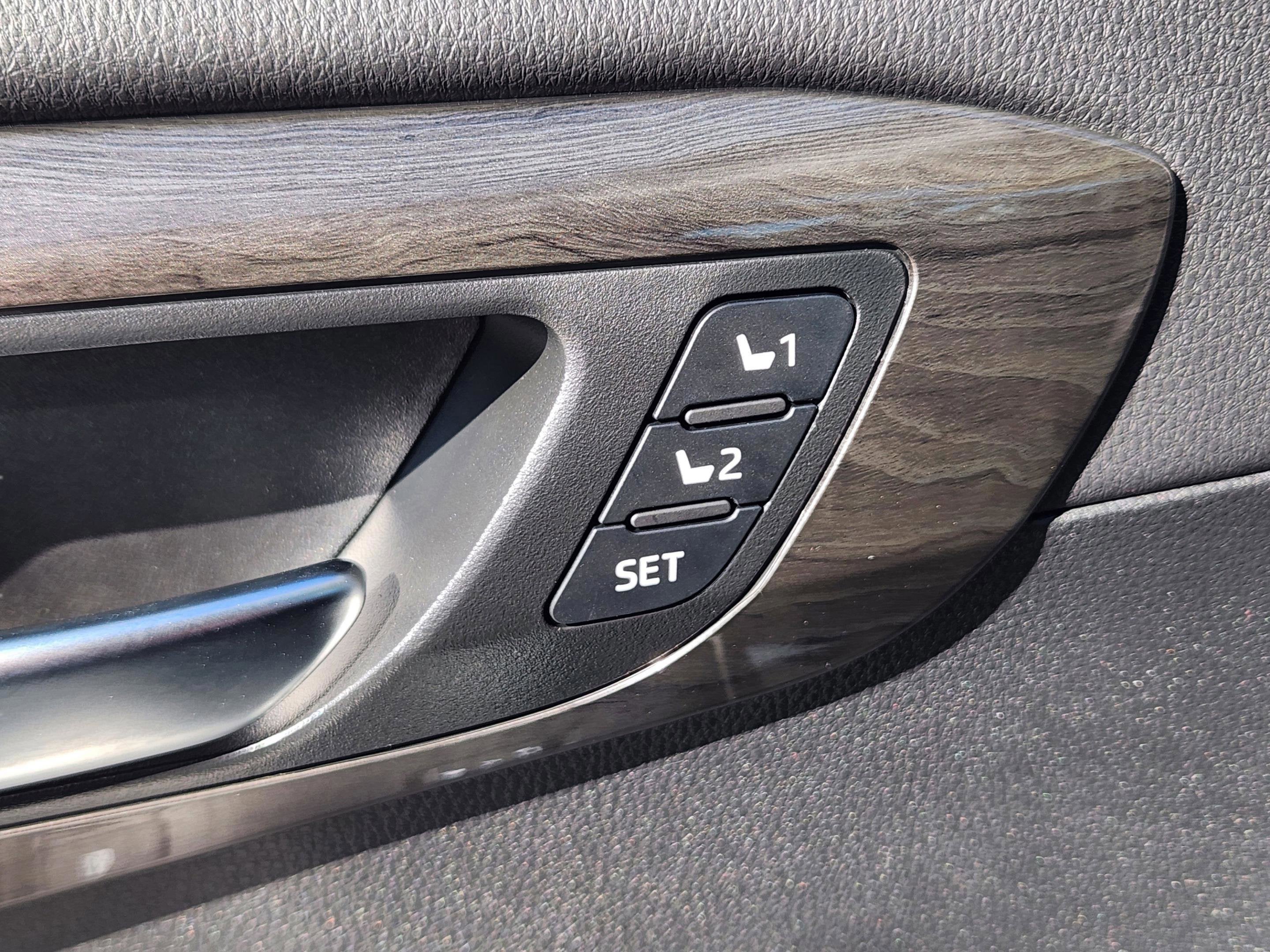 2025 Toyota Highlander Hybrid Platinum