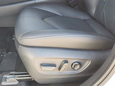 2025 Toyota Highlander Hybrid Platinum