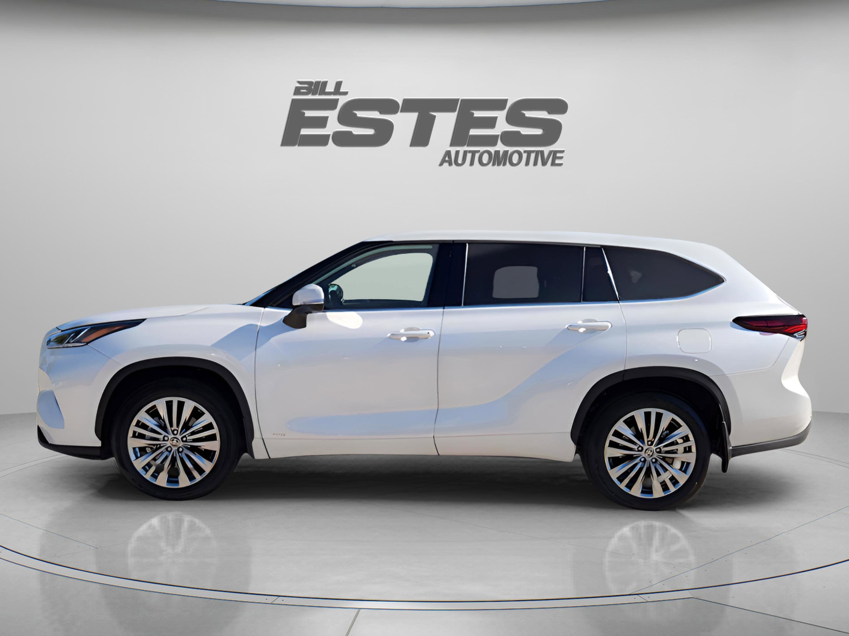 2025 Toyota Highlander Hybrid Platinum