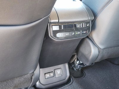 2025 Toyota Highlander Hybrid Platinum