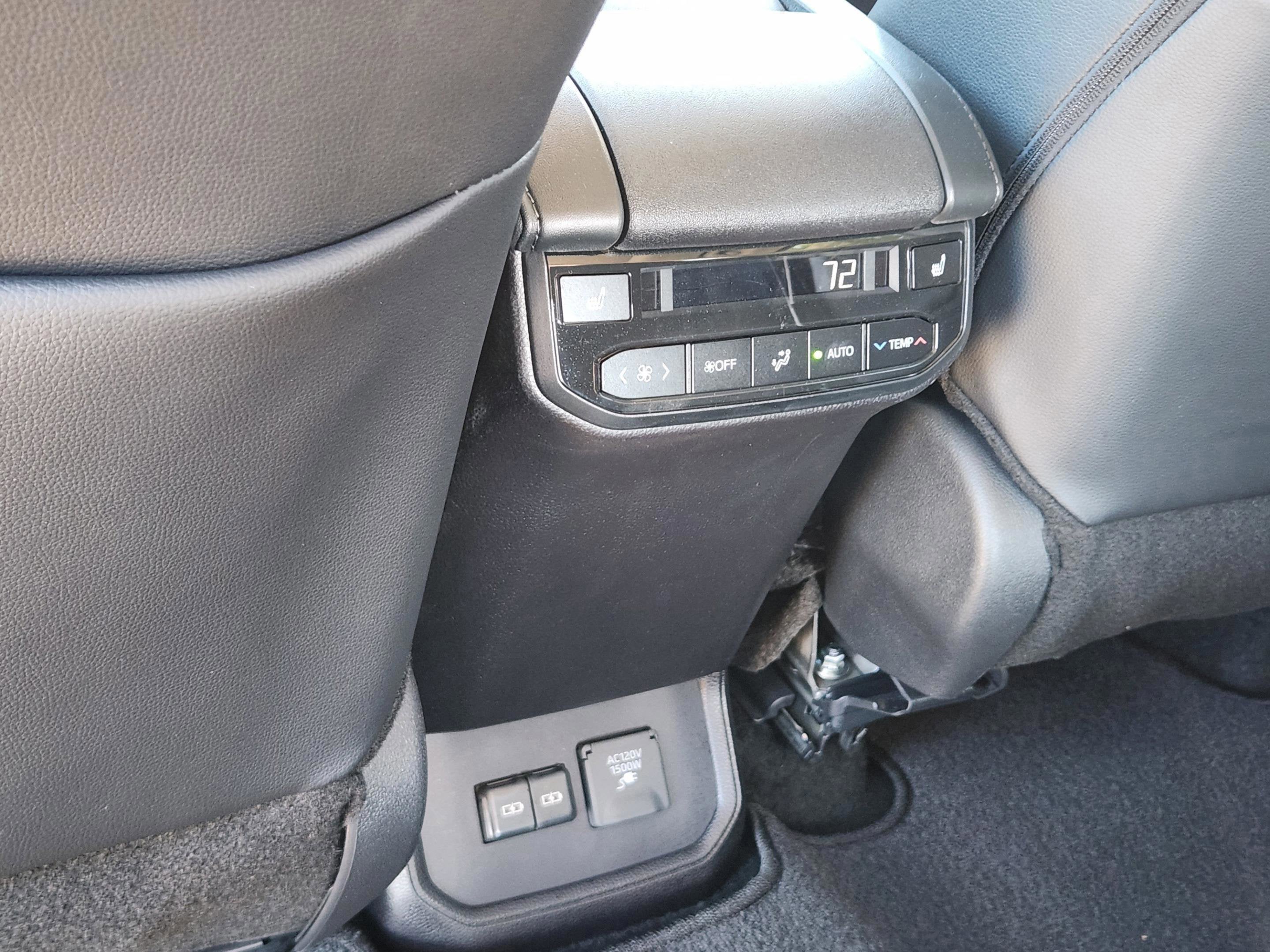 2025 Toyota Highlander Hybrid Platinum