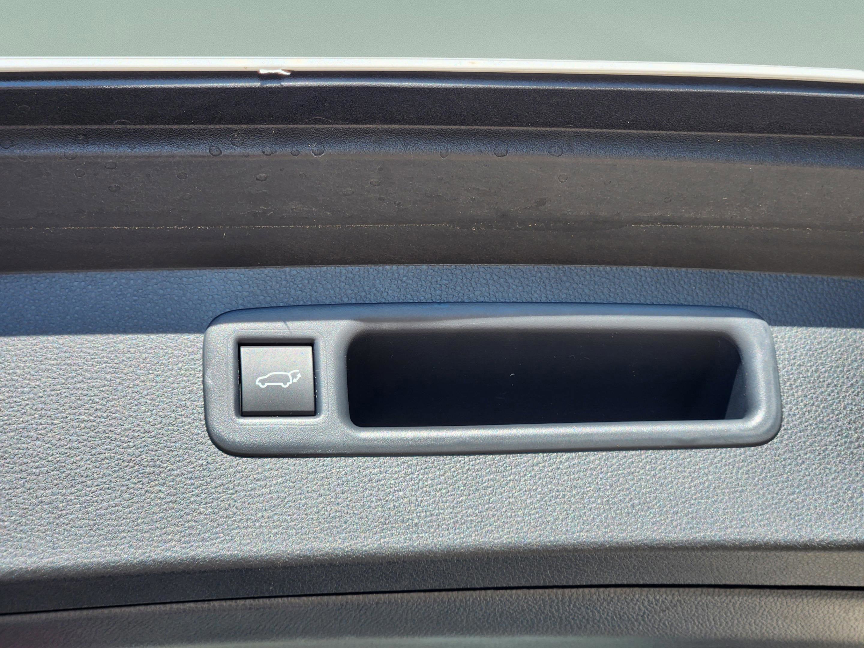 2025 Toyota Highlander Hybrid Platinum