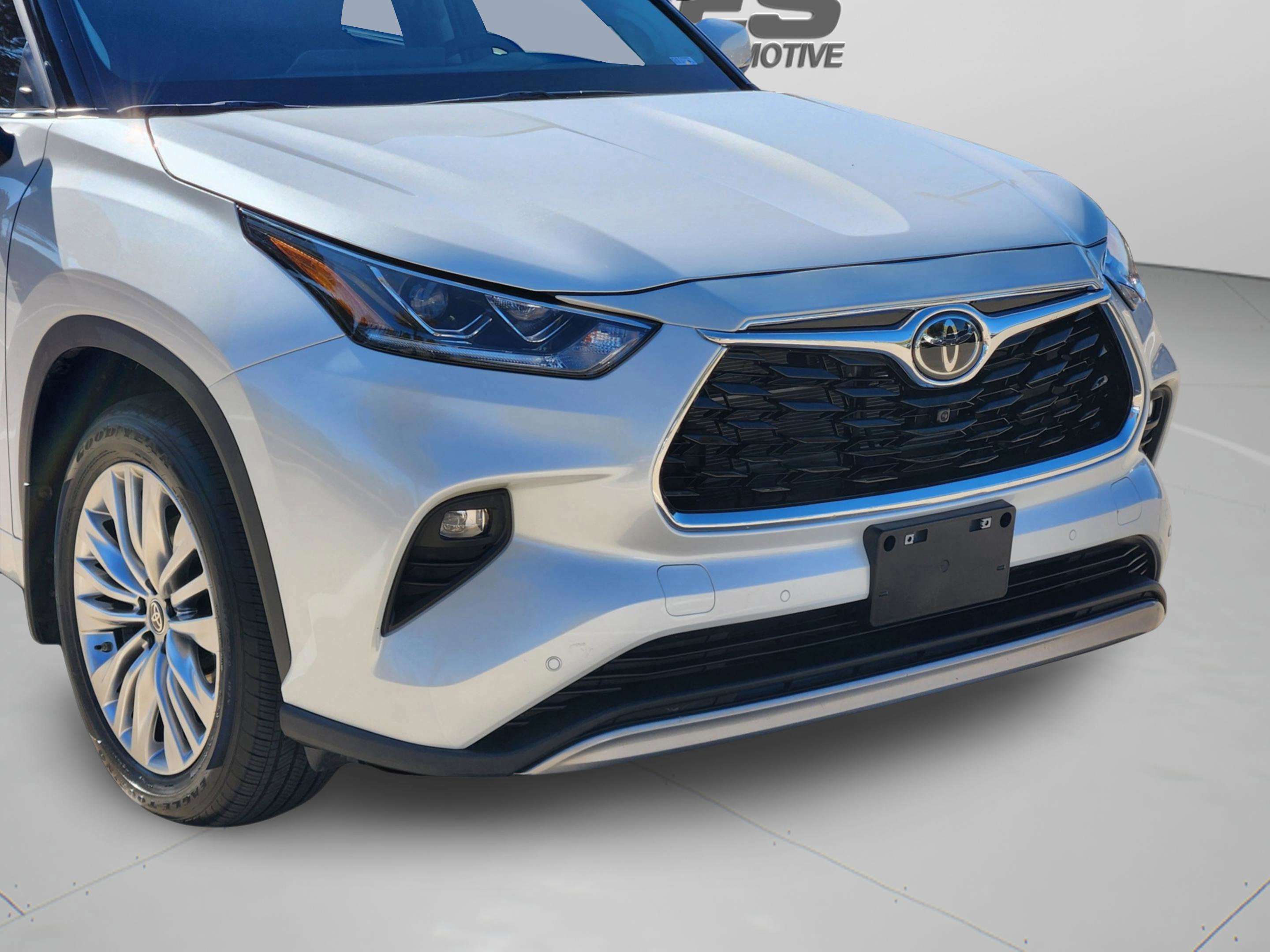 2025 Toyota Highlander Hybrid Platinum
