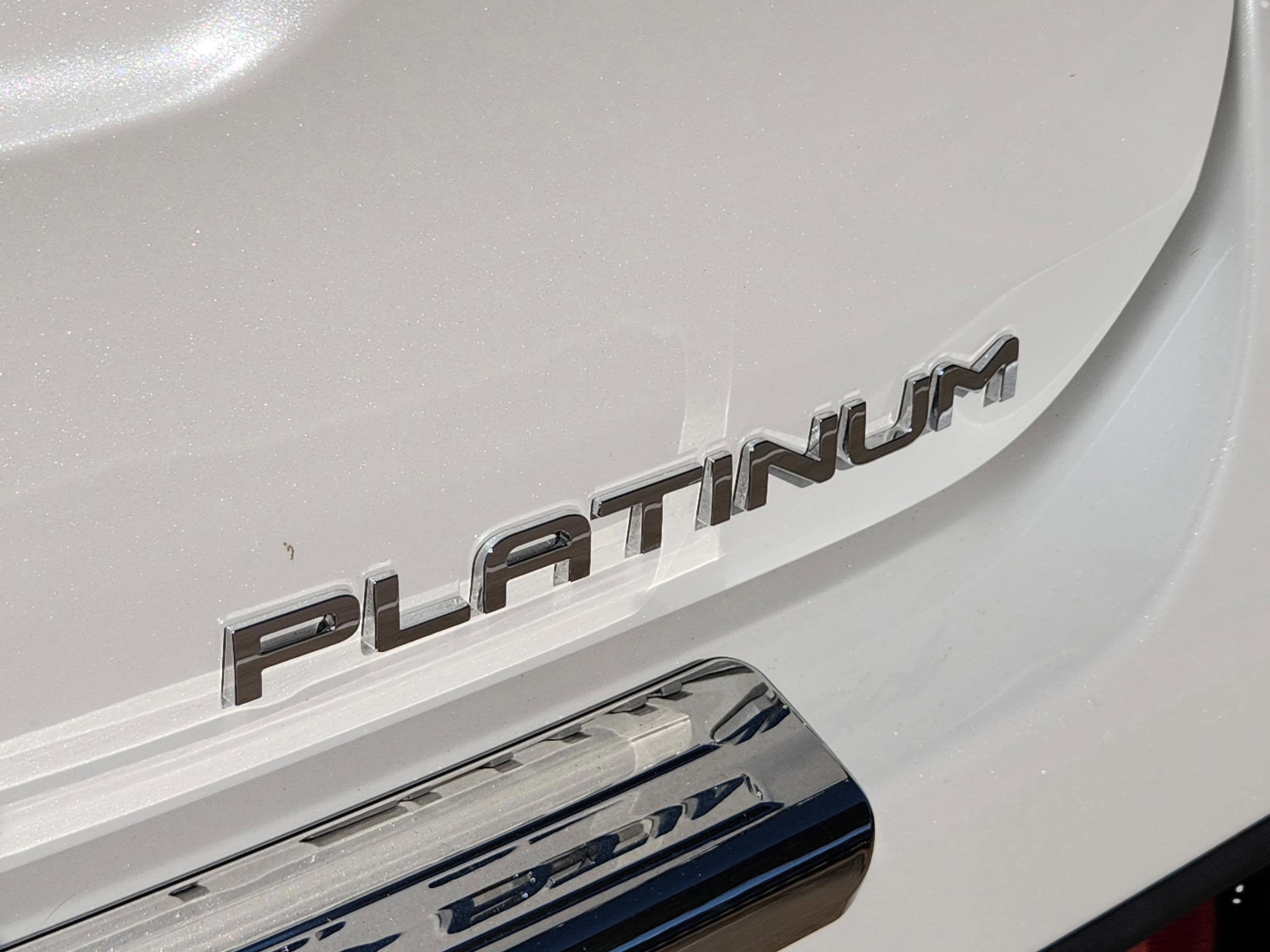 2025 Toyota Highlander Hybrid Platinum