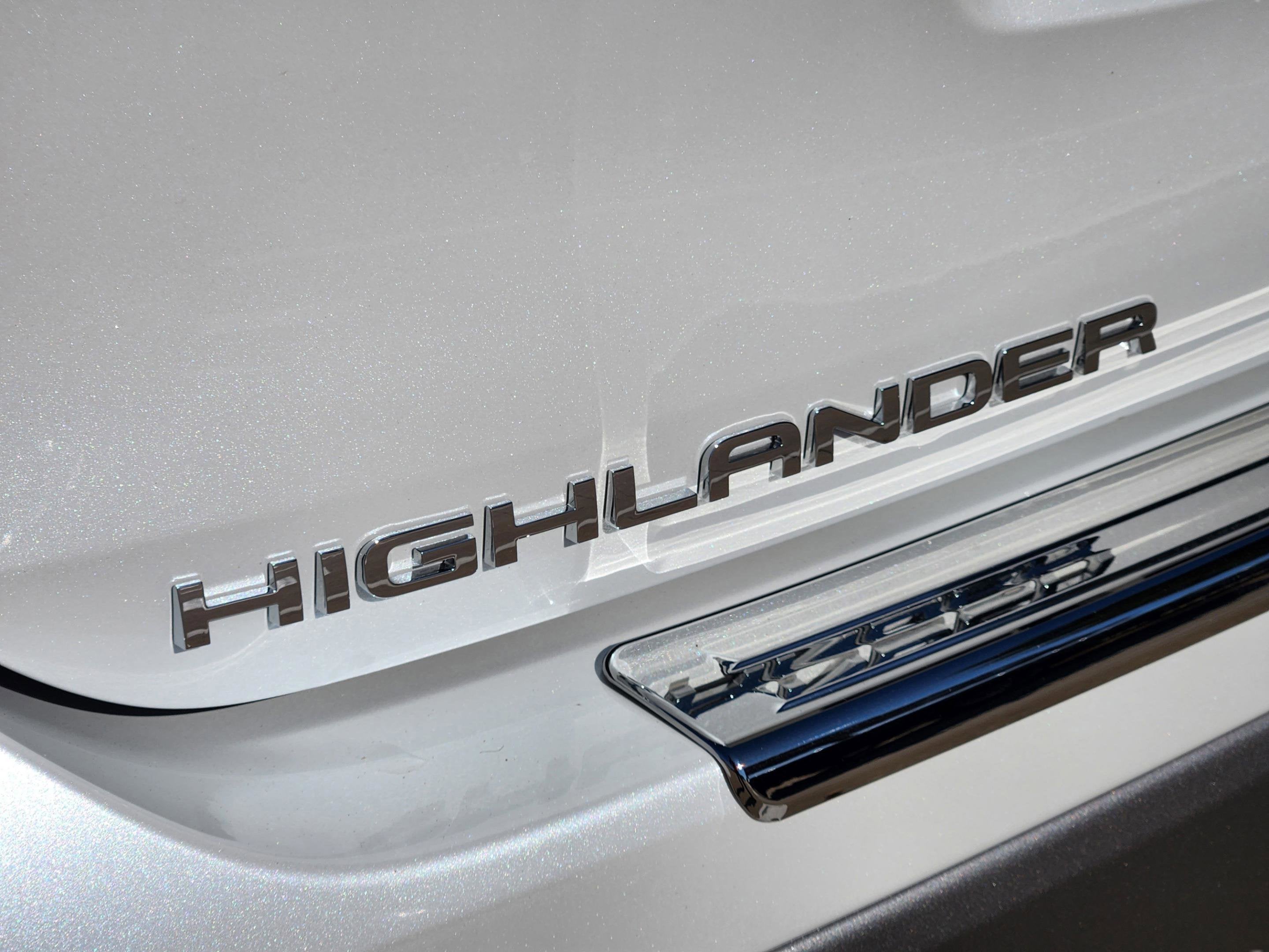 2025 Toyota Highlander Hybrid Platinum
