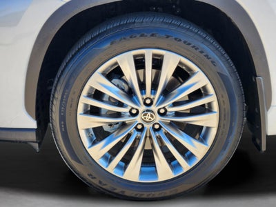 2025 Toyota Highlander Hybrid Platinum