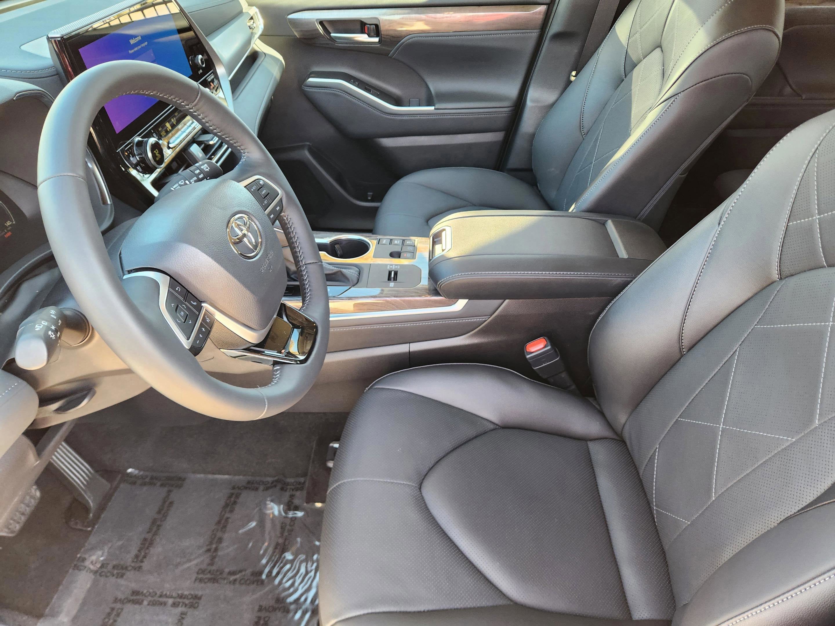 2025 Toyota Highlander Hybrid Platinum