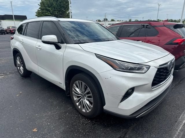2022 Toyota Highlander Hybrid Platinum