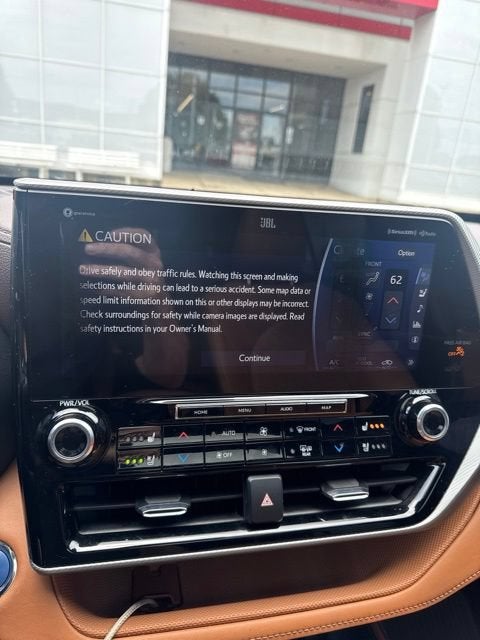 2022 Toyota Highlander Hybrid Platinum