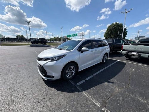 2025 Toyota Sienna XLE
