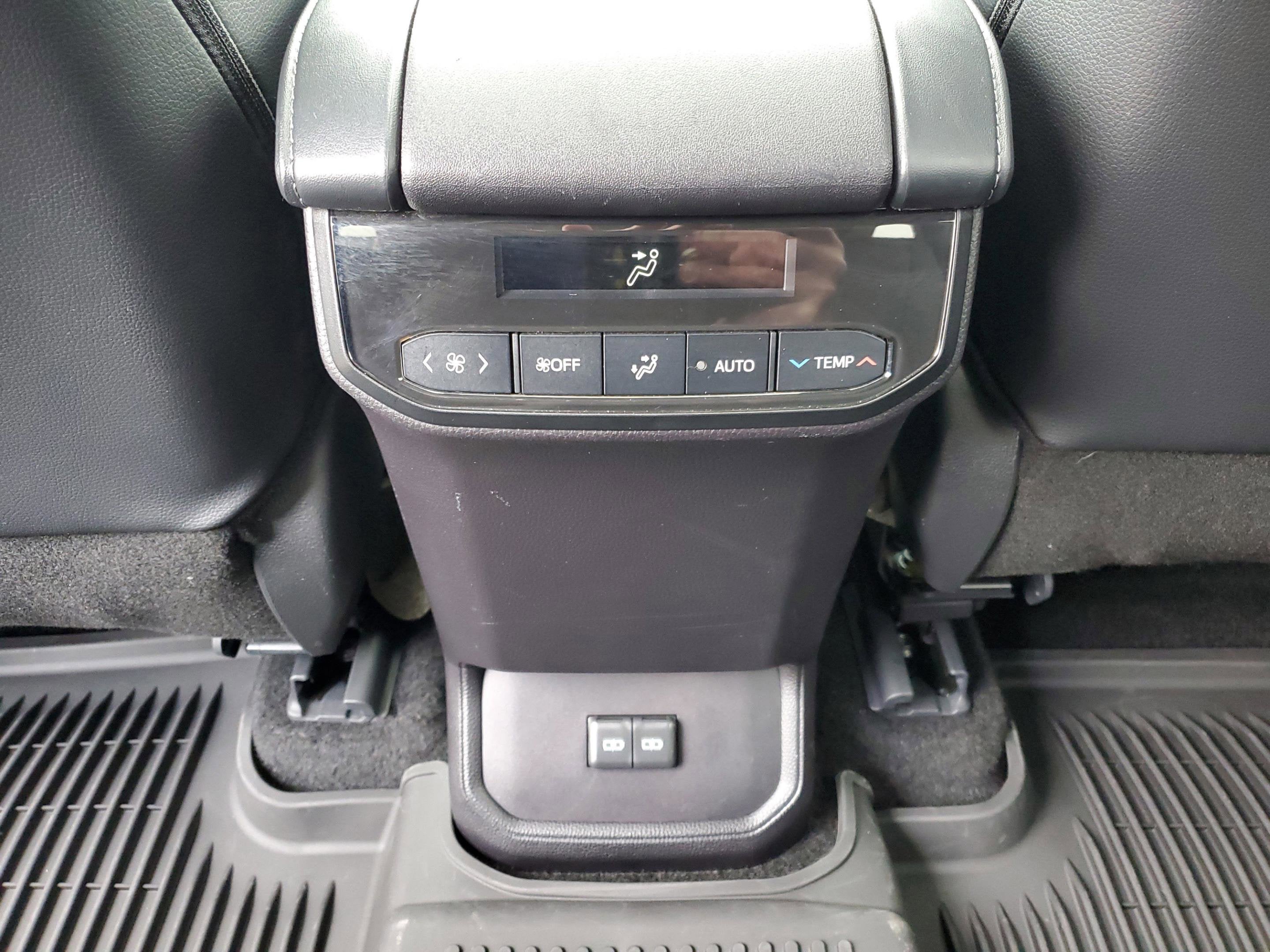 2024 Toyota Highlander Hybrid XLE