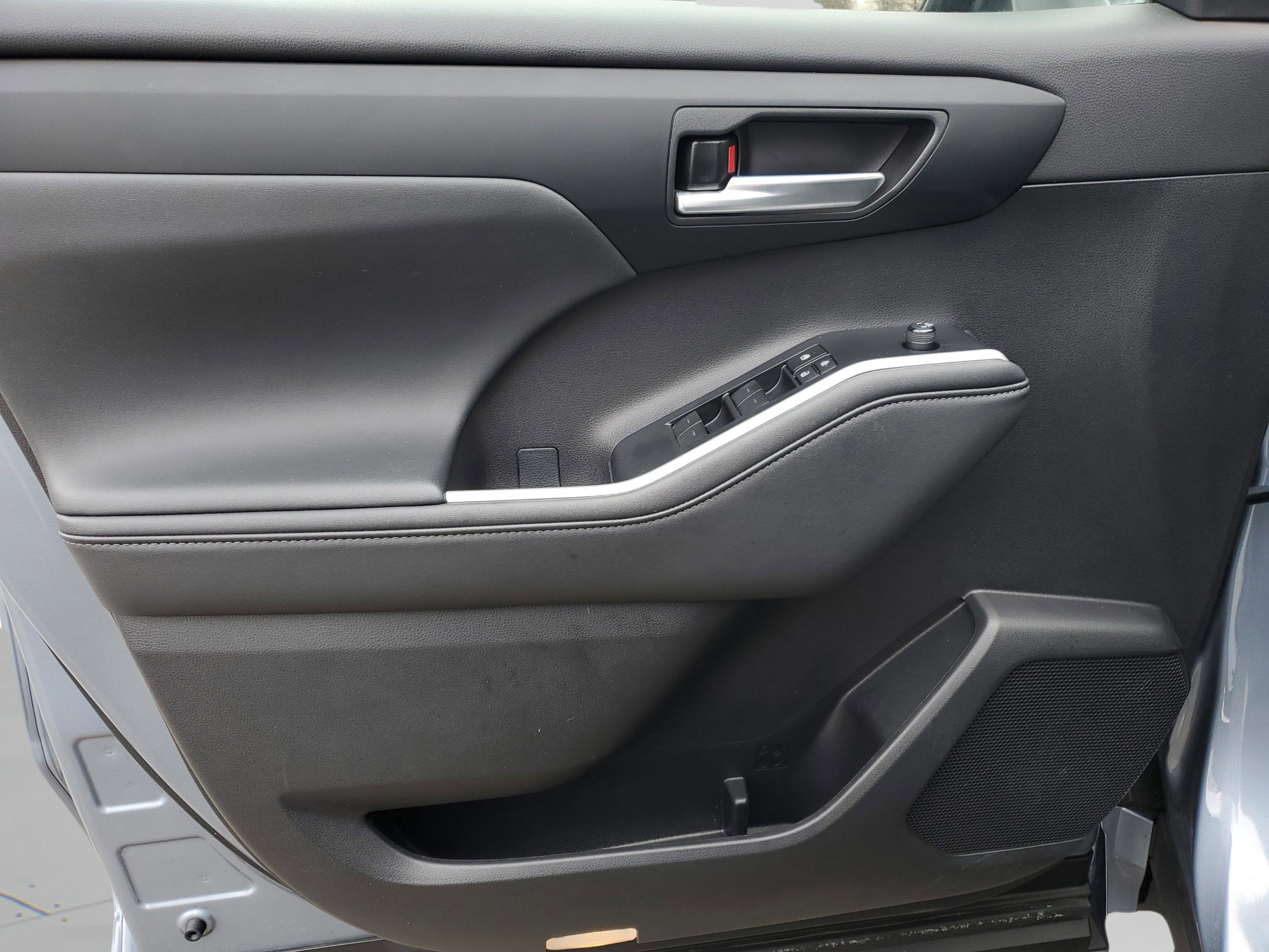 2024 Toyota Highlander Hybrid XLE