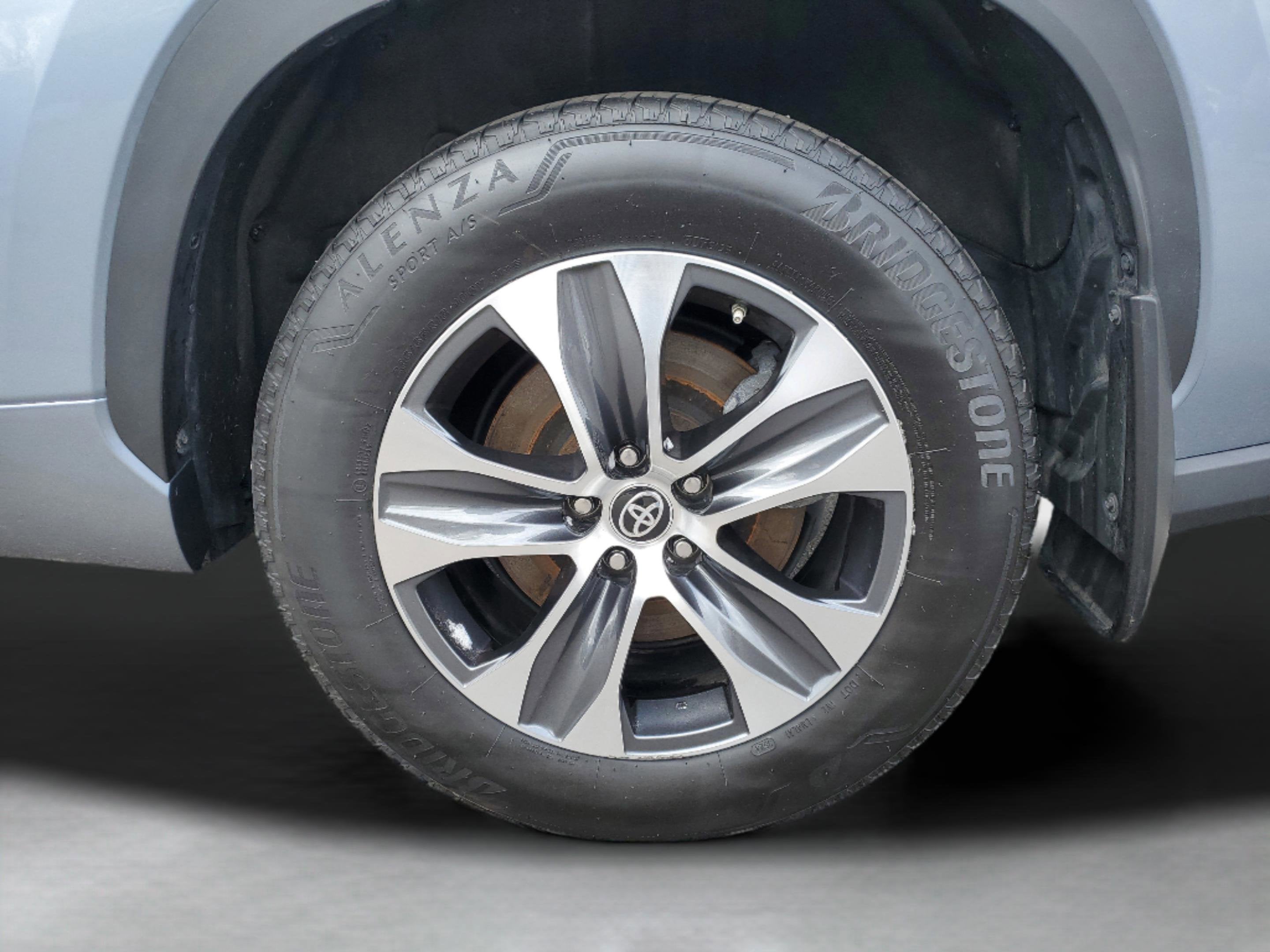 2024 Toyota Highlander Hybrid XLE