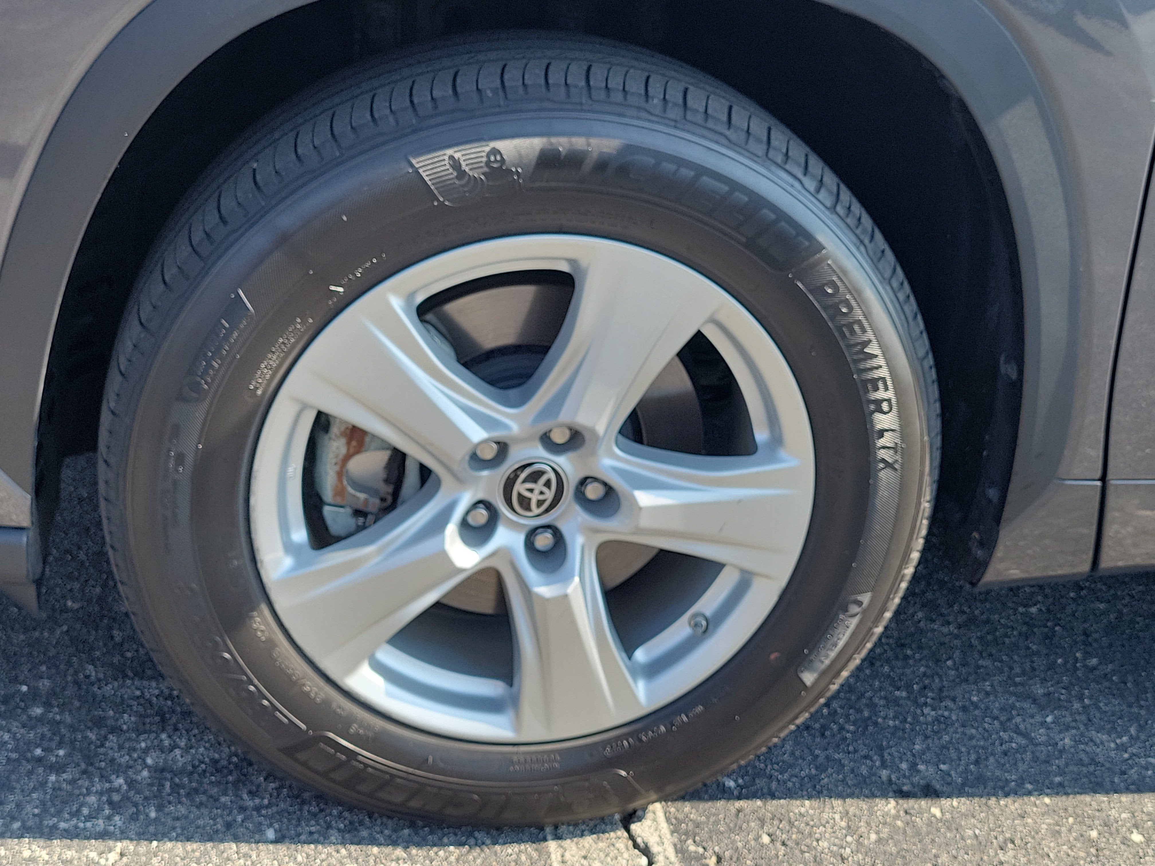 2023 Toyota Highlander LE
