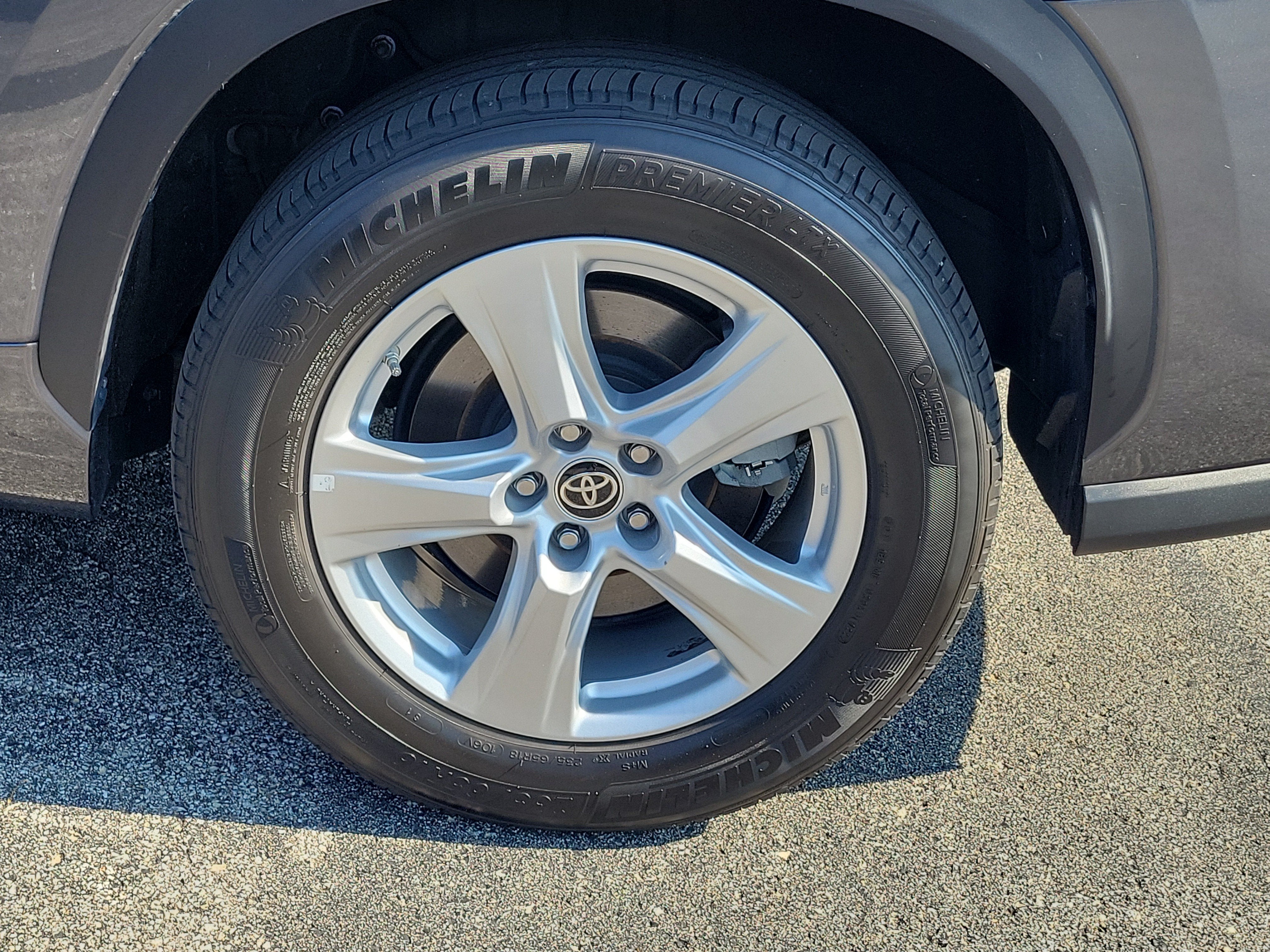 2023 Toyota Highlander LE