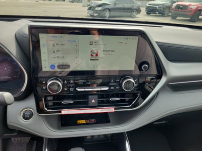 2026 Toyota Highlander Platinum