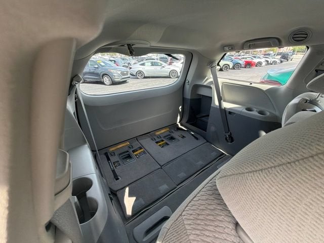 2011 Toyota Sienna LE