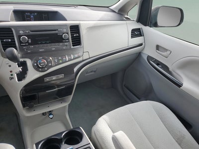2013 Toyota Sienna LE
