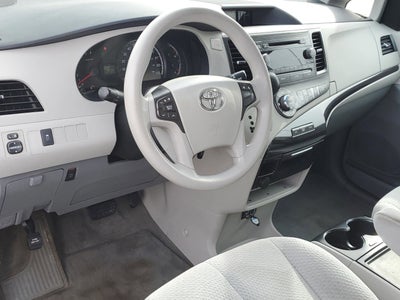 2013 Toyota Sienna LE