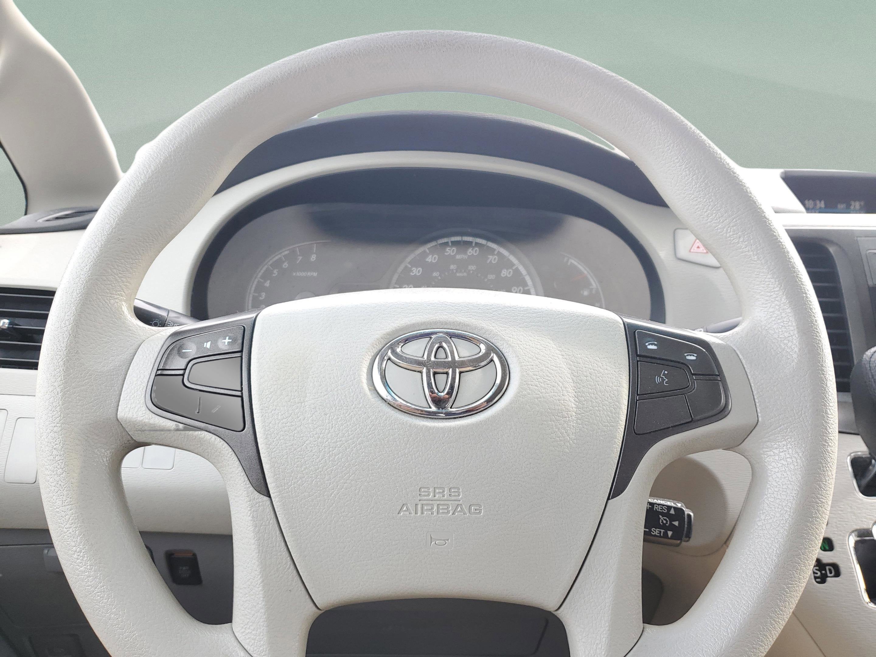 2013 Toyota Sienna LE