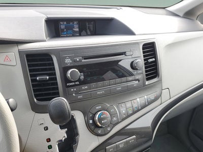 2013 Toyota Sienna LE