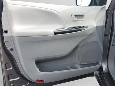 2013 Toyota Sienna LE