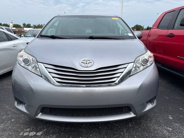 2017 Toyota Sienna LE