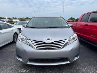 2017 Toyota Sienna LE