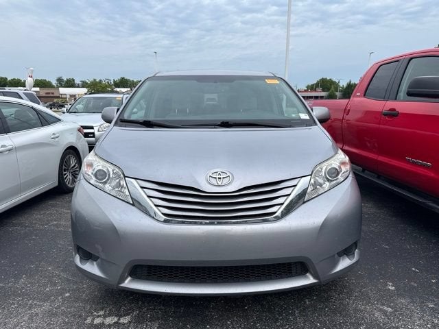 2017 Toyota Sienna LE