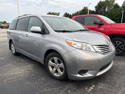 2017 Toyota Sienna LE