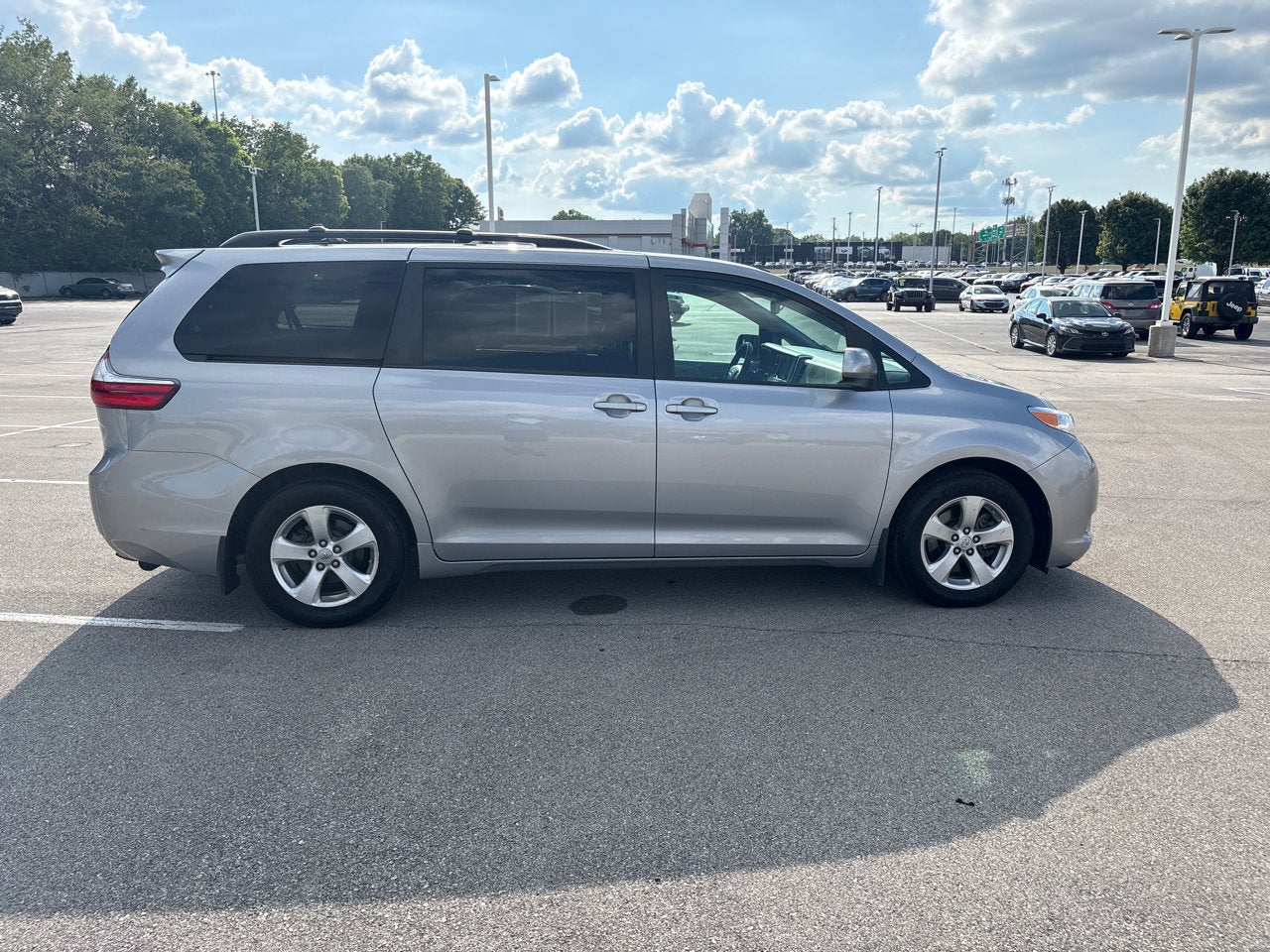 2017 Toyota Sienna LE