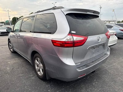 2017 Toyota Sienna LE